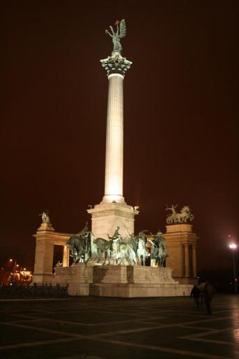Budapesta, Piata Eroilor
