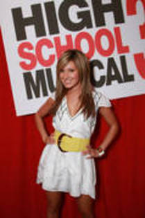 RFLLBJJHLSTNBFBIINB - Ashley Tisdale