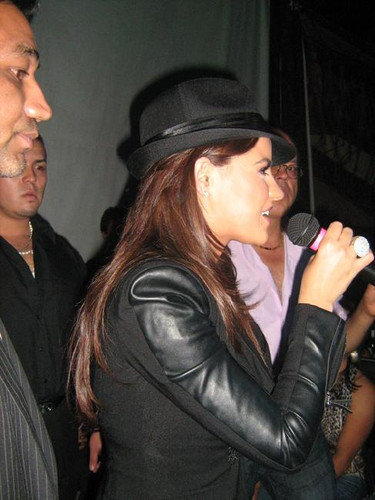 10124_103498612995987_100000075462705_104572_4999956_n - Maite Peroni-pics NEW