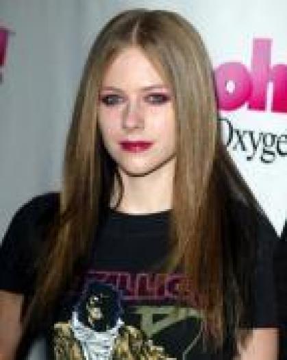 WCGOFHWNQBKMAKCFHQG - avril lavigne