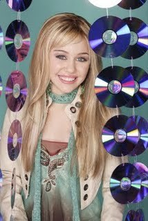 HannahMontana_Y1_GAL_MileyCyrus_71_lowRes