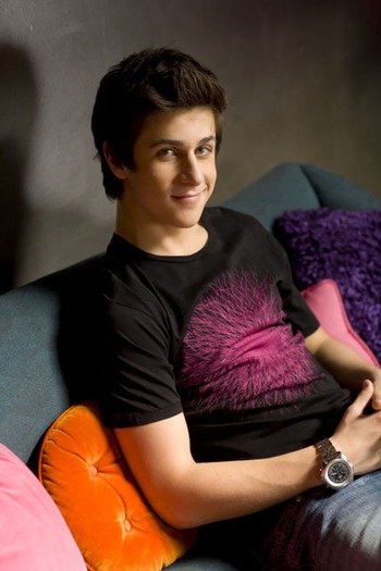 david_henrie_1240778588