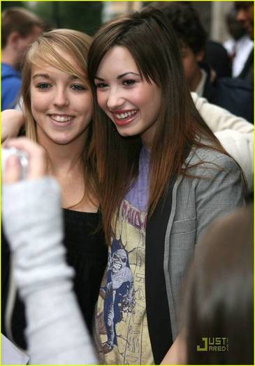 demilovato_net-leavingradio1-0006 - demi lovato