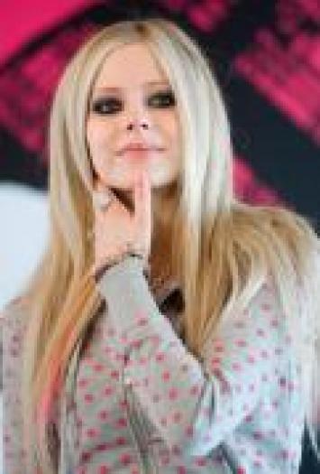 KTJJIKDAWMPGUTXTXEW - alte poze cu avril lavigne
