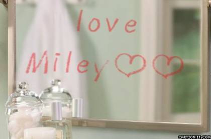 EVTEZROJRCAZZETLXWK - Miley XOXO