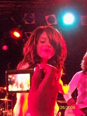 normal_014 - Selena Performance