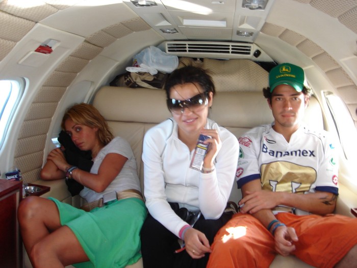 mayteponchoanahiavion7gtp4