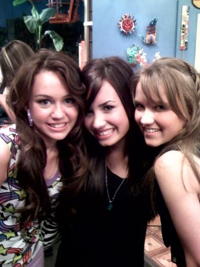 PYNDKYTEBBWNKRXJIBG - pictures demi lovato