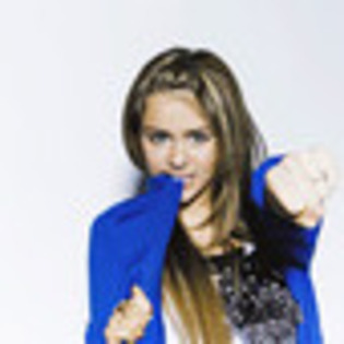 miley-cyrus-499354l-thumbnail_gallery