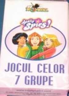 carti-de-joc-totally-spies-spioanele-jocul-celor-7-grupe~6332761[1] - Spioanele