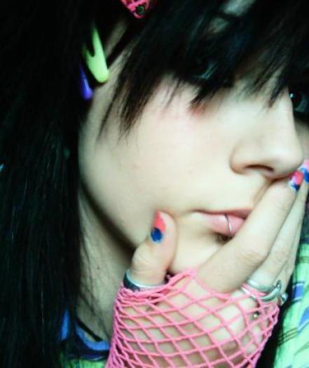 f_EmoLPGirlbym_0ee5861 - emo and punk girlboy