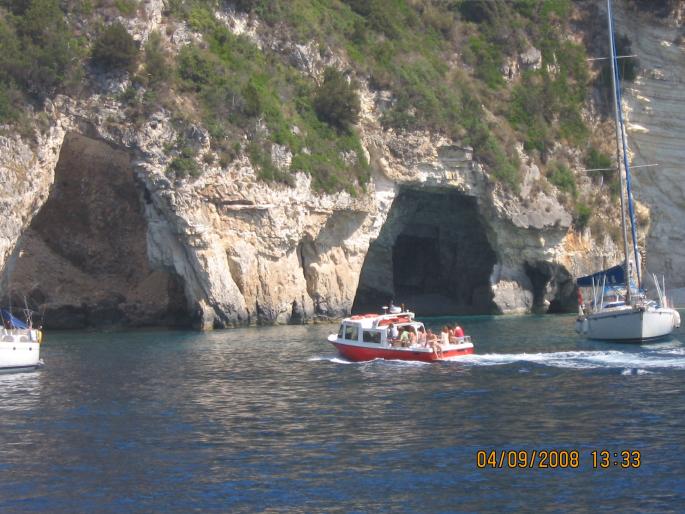 IMG_0156; plecarea de la pesterile albastre
