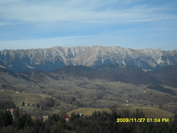 SDC10673; piatra craiului vazuta din rucar-bran
