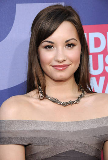 DFCXKGZAXXSEKUMCCQF - Demi Lovato