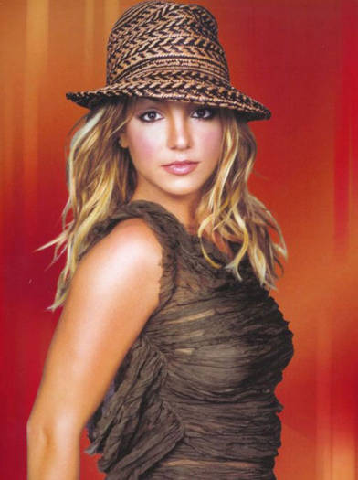 Britney-Spears-perfomrs-in-germany - concurs vedete blonde 4