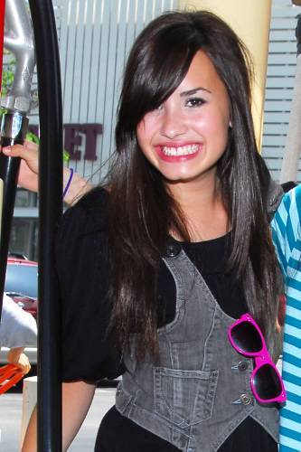 002_7E5 - demi lovato