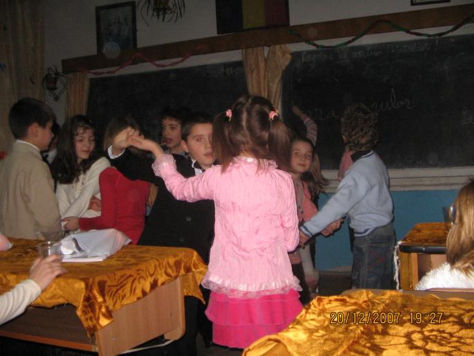 Serbare Craciun Clasa a II- B 2007 050 - Mos Craciun 2007-2008