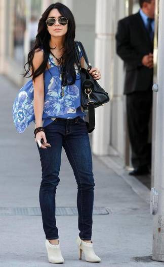 vanessa-hudgens-gucci-girl207