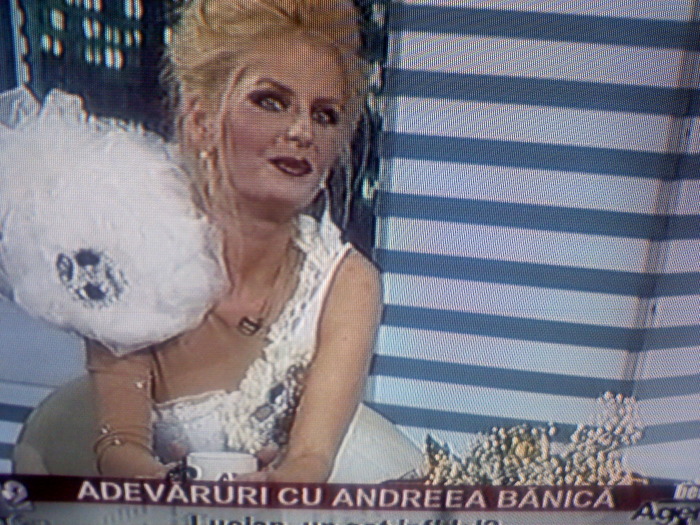 091205_225537 - Andreea Banica