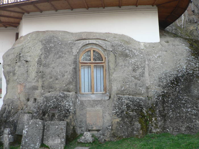 P1040435 - 2009 aprilie manastirile  cetatuia-namaesti-corbi