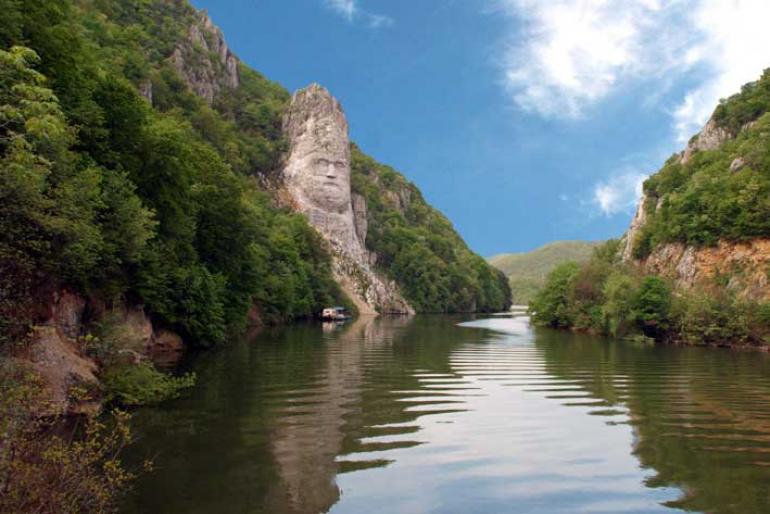 Decebal pe malul Dunarii, Judetul Mehedinti - 2004 ROMANIA