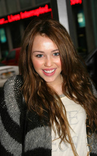 miley-cyrus-nyc-1227-1