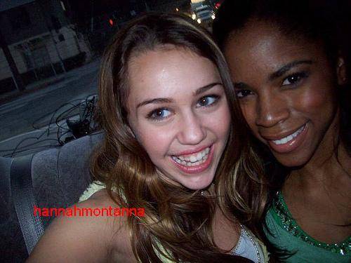 3009000133_1f05a5d2b7 - POZE_RARE_MILEY