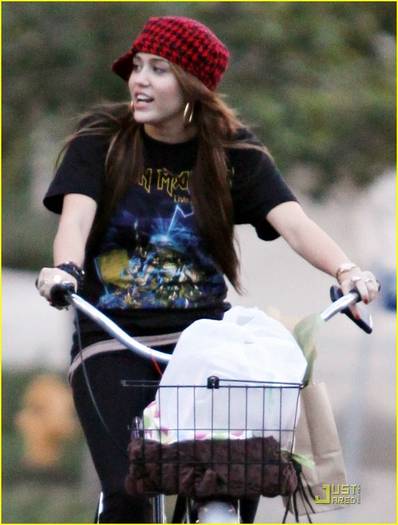 mileycyrusbrandibikes01pv7 - miley Cyrus