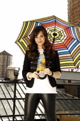 normal_16~28 - demi lovato poze diferite