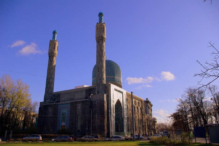 Saint Petersburg Mosque in Russia - Islamic Architecture Around the World