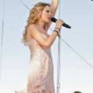 Taylor_Swift_1230496883_3