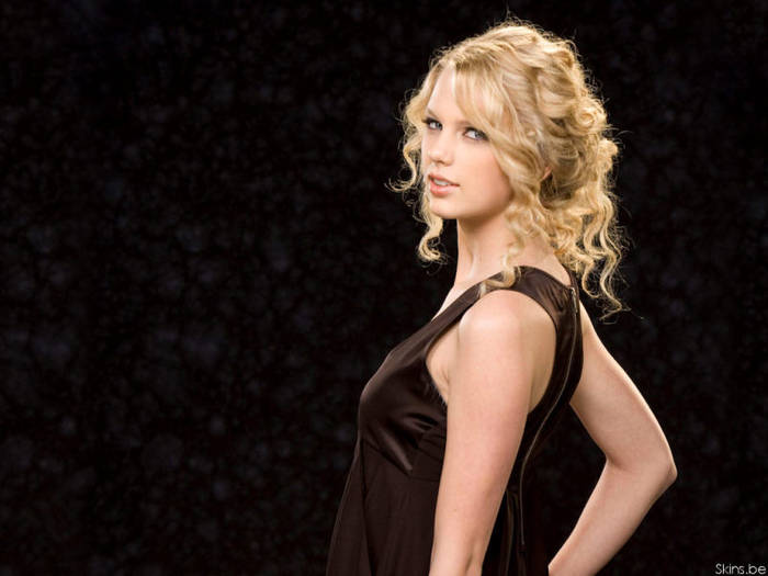 Taylor-Swift-taylor-swift-4200924-1