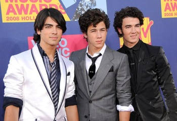 2837667823_d72921610a - jonas brothers