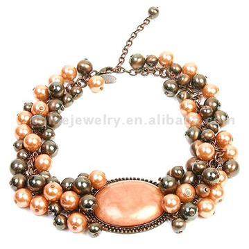 BR4 - Pearls Bracelet