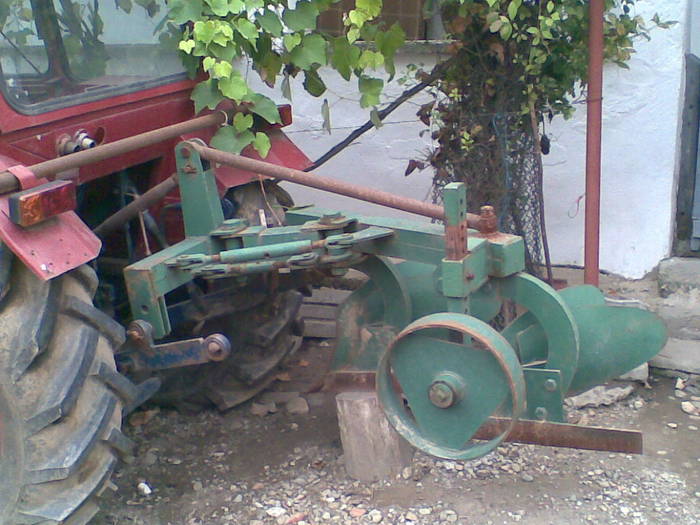 Imag118 - tractor de vanzare