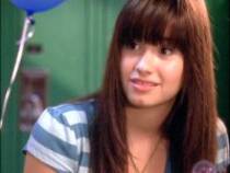 008CMR_Demi_Lovato_042[1]