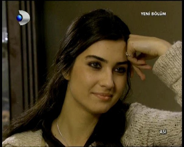 OCHIDWGBJZMOFAUXZFC - Tuba Buyukustun