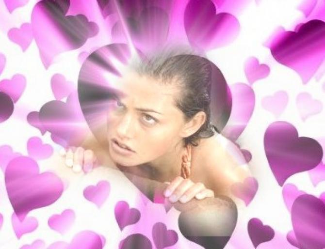 ce frumoasa e cleo - Cleo Sertori-Phoebe Tonkin