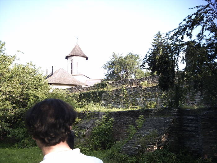 PICT0198 - 2006 poze la gemenea-manastirile cetatuia si dealu mare cetatea targovistei