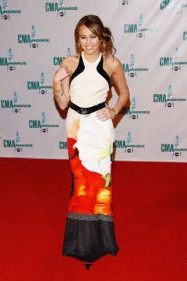 ZLWPRWJRRQXFDFKFKFO - toate pozele mele cu  miley  si hannah