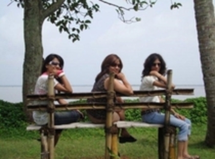 YZPVMFCFSBGLIDEVFMY - ZzZzZ Un Album Cu Multe Pagini ZzZzZ