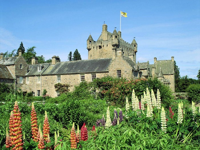 Cawdor Castle, Highland, Scotland 1 - CASTELE