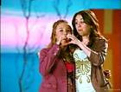 miley-cyrus_dot_com-disney-channel-express-yourself3-46