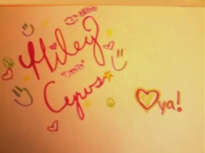 MileyCyrus-heartyaSignature - Miley  Autografe si scrisori