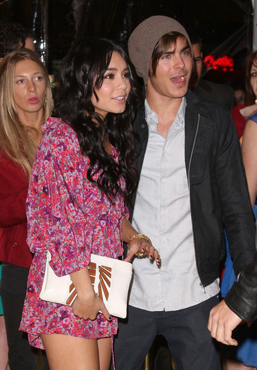 Premiere+Warner+Bros+Watchmen+Arrivals+AOiWttjJRzpl