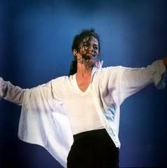 MJdangeroustour003_small - Michael Jackson-Clipe de neuitat