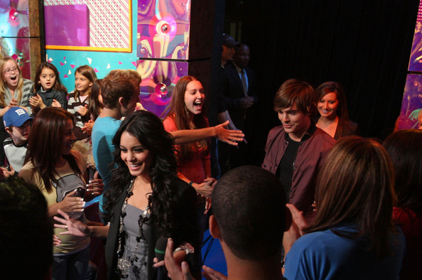 MTV+TRL+Presents+Cast+High+School+Musical+MmgiHszKnznl - Ashley Tisdale