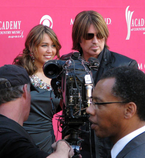 Celebrities Arriving ACM Awards Las Vegas QHIYH2majBul - album ptr mileycyrusroxydemi