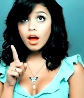 11mclxk - Vanessa Hudgens Sedinta foto
