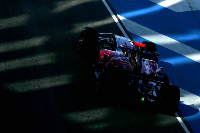 (9) - Scuderia Toro Rosso